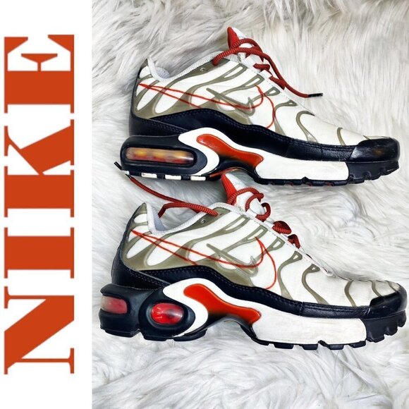 NIKE Air Max Plus TN Script Swoosh Platnium Sneakers, Size 5 (Youth) - Picture 2 of 9